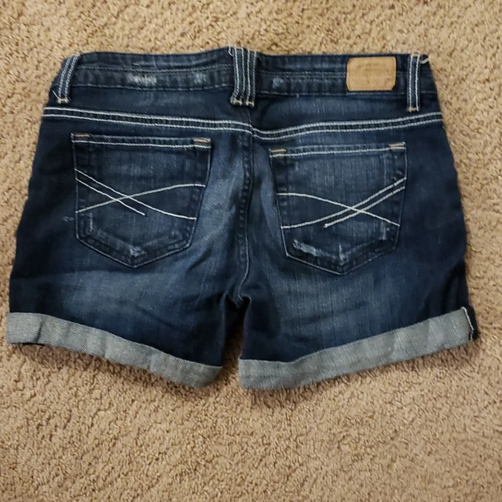 Aeropostale Denim Shorts Size 5/6 Cuffed Dark Wash Low Rise Stretch Casual - Picture 3 of 4